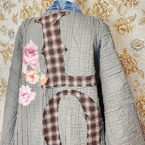 Upcycled handmade quilted jacket - Picture 7 of 17